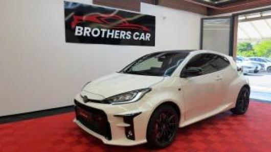 usato TOYOTA Yaris
