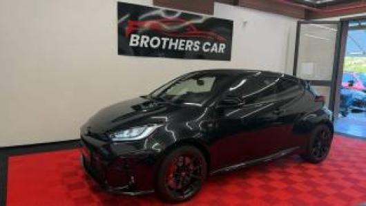 usato TOYOTA Yaris