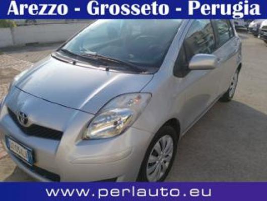 usato TOYOTA Yaris