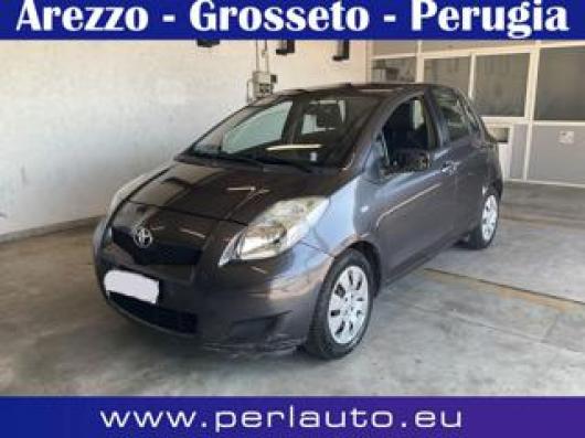 usato TOYOTA Yaris