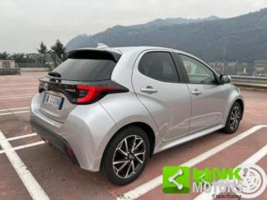 usato TOYOTA Yaris