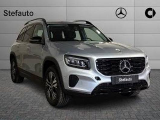 Km 0 MERCEDES GLB 200