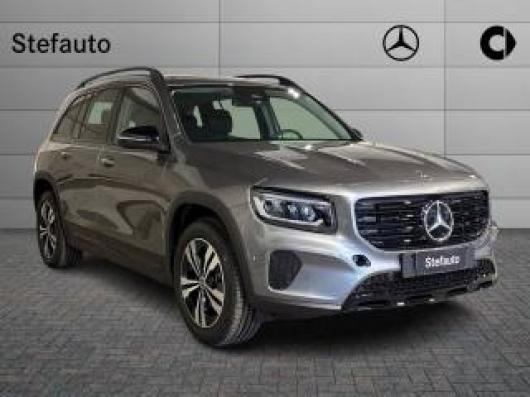 nuovo MERCEDES GLB 200