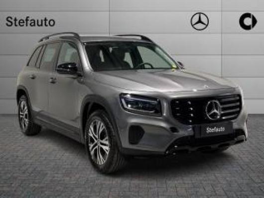 Km 0 MERCEDES GLB 200