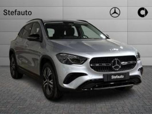 nuovo MERCEDES GLA 180