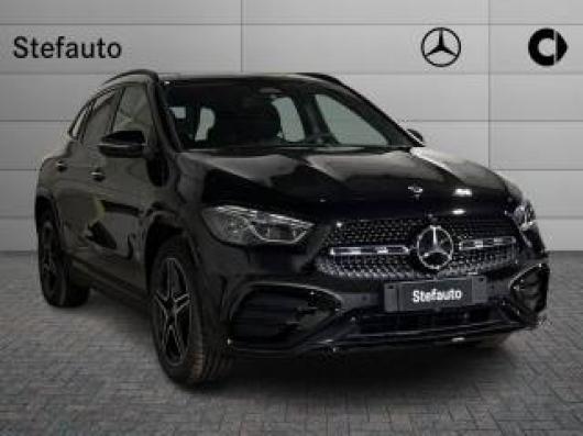 nuovo MERCEDES GLA 200