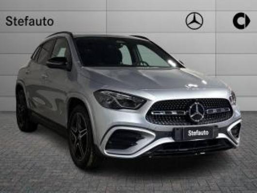 nuovo MERCEDES GLA 200