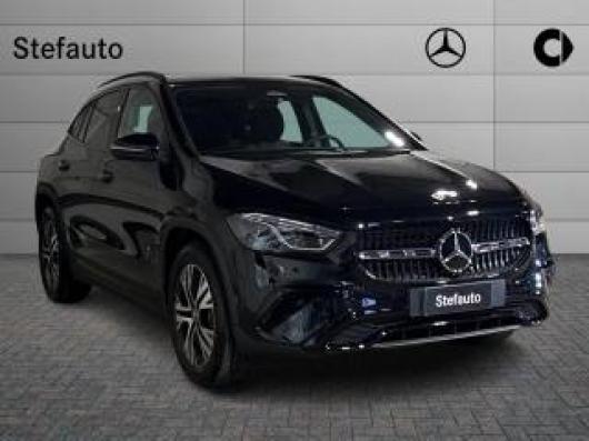 nuovo MERCEDES GLA 200