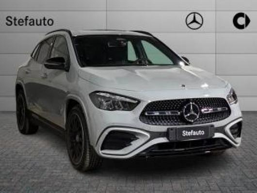 nuovo MERCEDES GLA 200