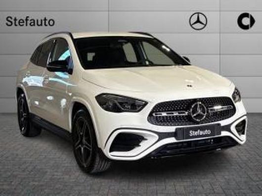 nuovo MERCEDES GLA 200