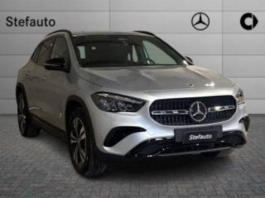 nuovo MERCEDES GLA 200