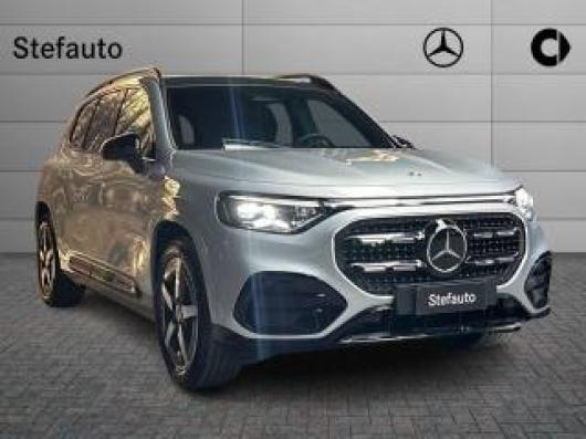 nuovo MERCEDES GLB 200