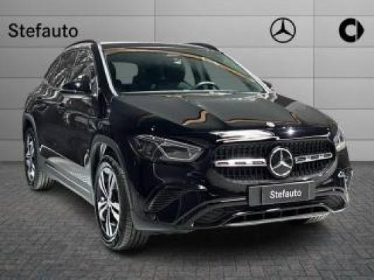 nuovo MERCEDES GLA 200
