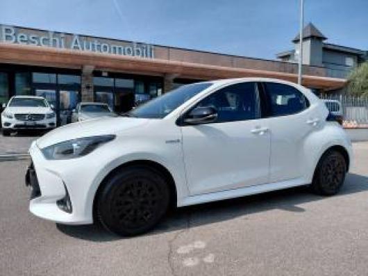 usato TOYOTA Yaris