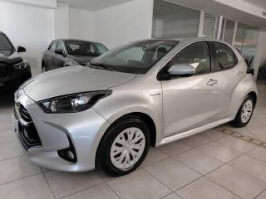 usato TOYOTA Yaris