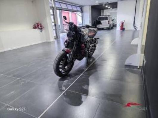 usato TRIUMPH Trident 660