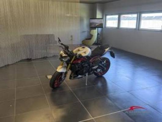 nuovo TRIUMPH Street Triple