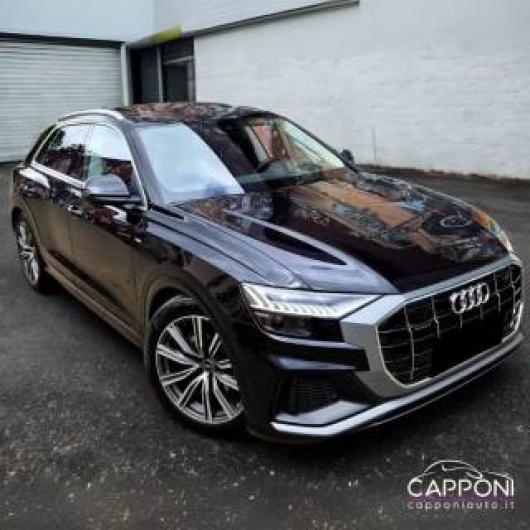 usato AUDI Q8