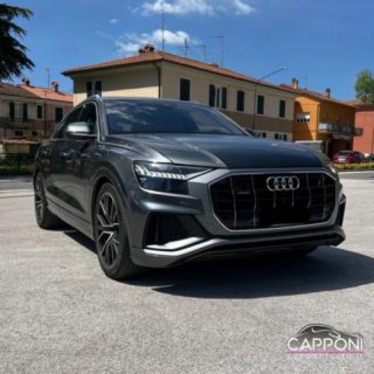 usato AUDI Q8