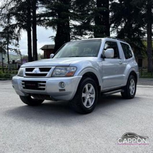 usato MITSUBISHI Pajero