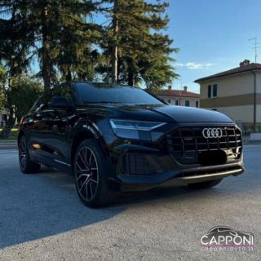 usato AUDI Q8