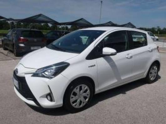 usato TOYOTA Yaris