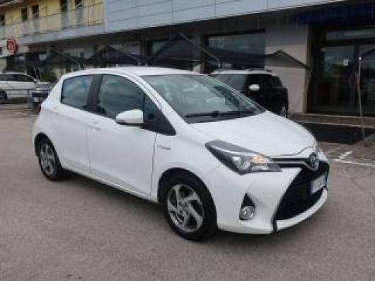 usato TOYOTA Yaris
