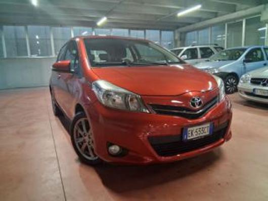 usato TOYOTA Yaris