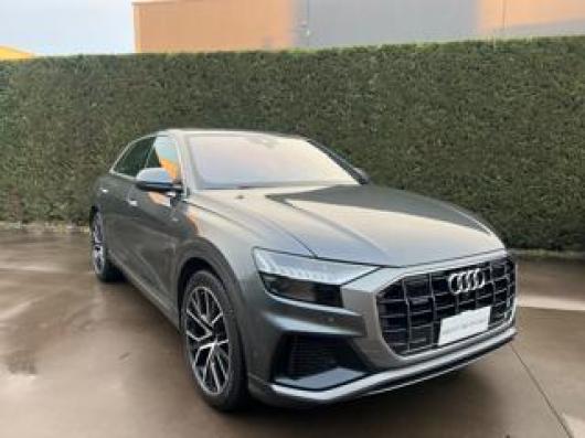 usato AUDI Q8