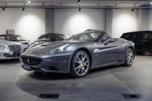 usato FERRARI California
