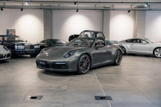 911