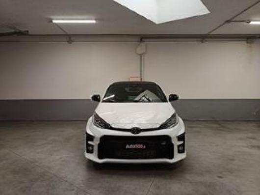 usato TOYOTA Yaris