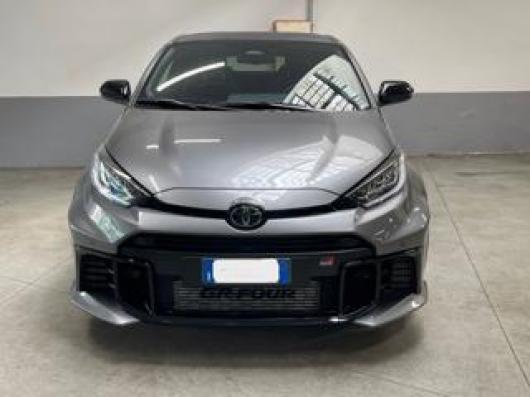 usato TOYOTA Yaris