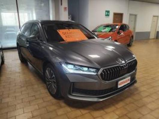 usato SKODA Superb