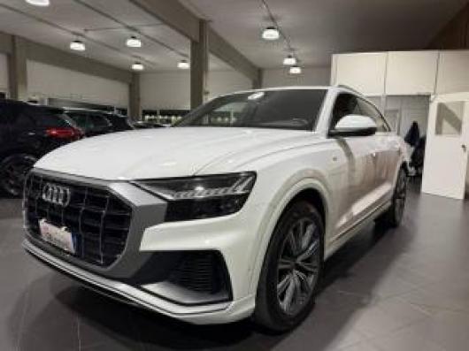 usato AUDI Q8