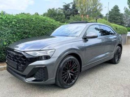 Km 0 AUDI Q8
