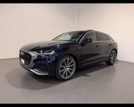 usato AUDI Q8