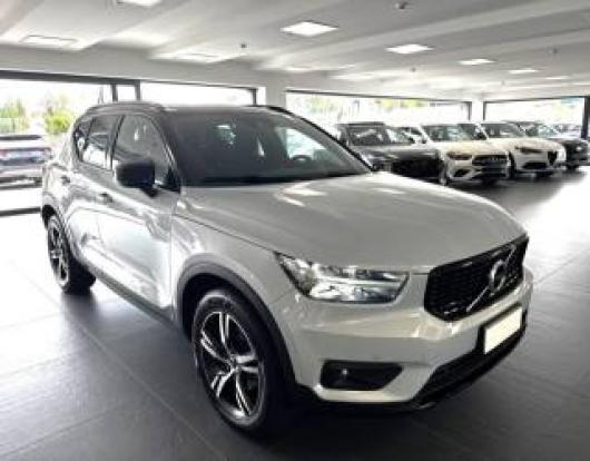 usato VOLVO XC40
