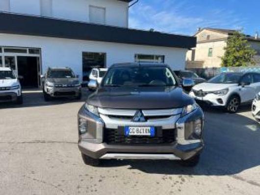 usato MITSUBISHI L200