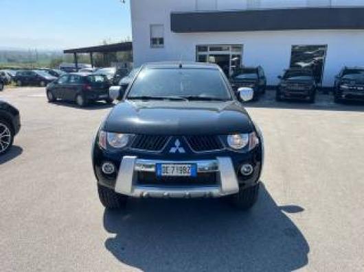 usato MITSUBISHI L200