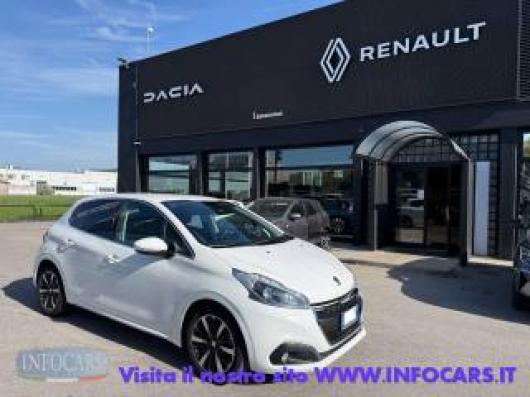 usato PEUGEOT 208