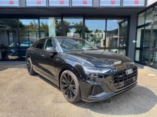 usato AUDI Q8