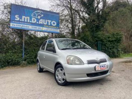usato TOYOTA Yaris