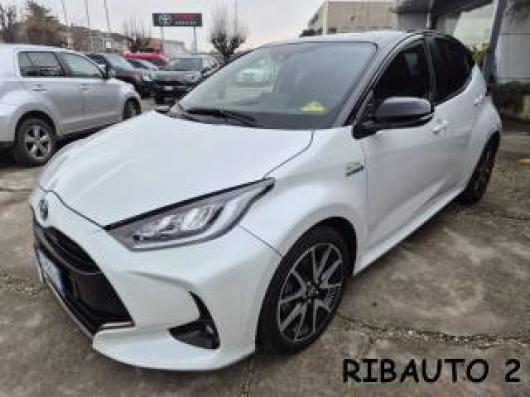usato TOYOTA Yaris