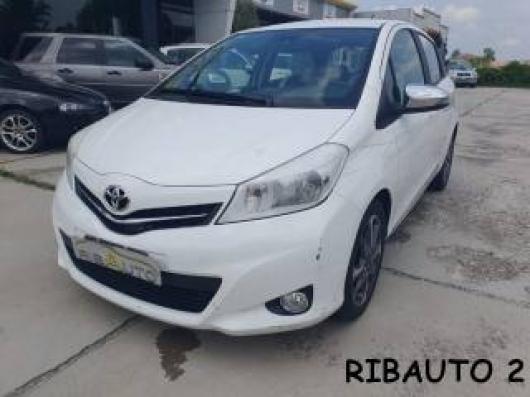 usato TOYOTA Yaris
