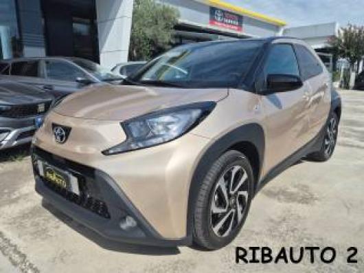 usato TOYOTA Aygo X