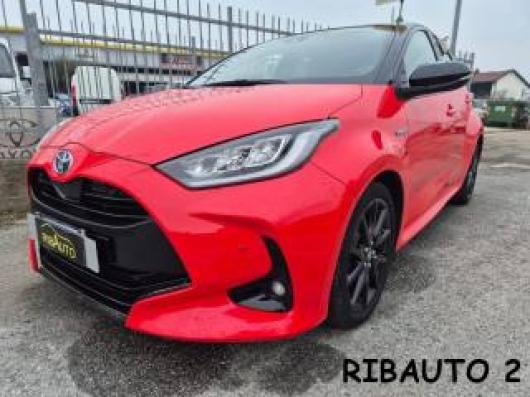 usato TOYOTA Yaris