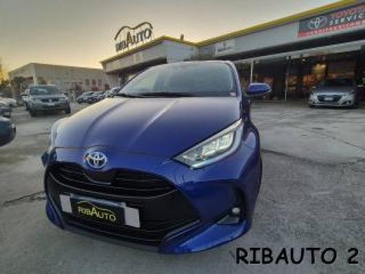 usato TOYOTA Yaris