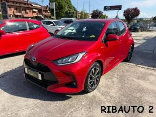 usato TOYOTA Yaris