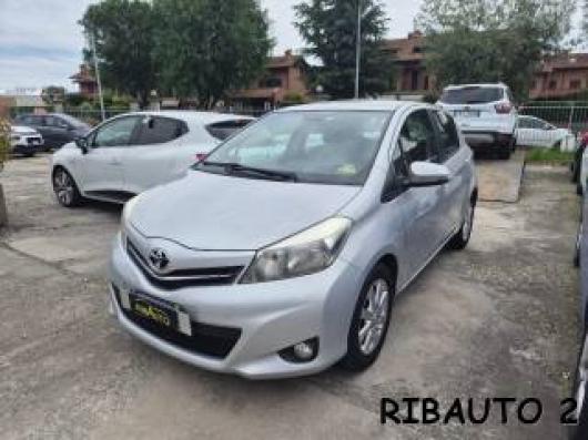 usato TOYOTA Yaris